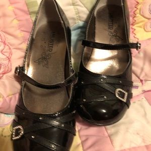 KennethColeUnlisted girls dress shoes black size 4